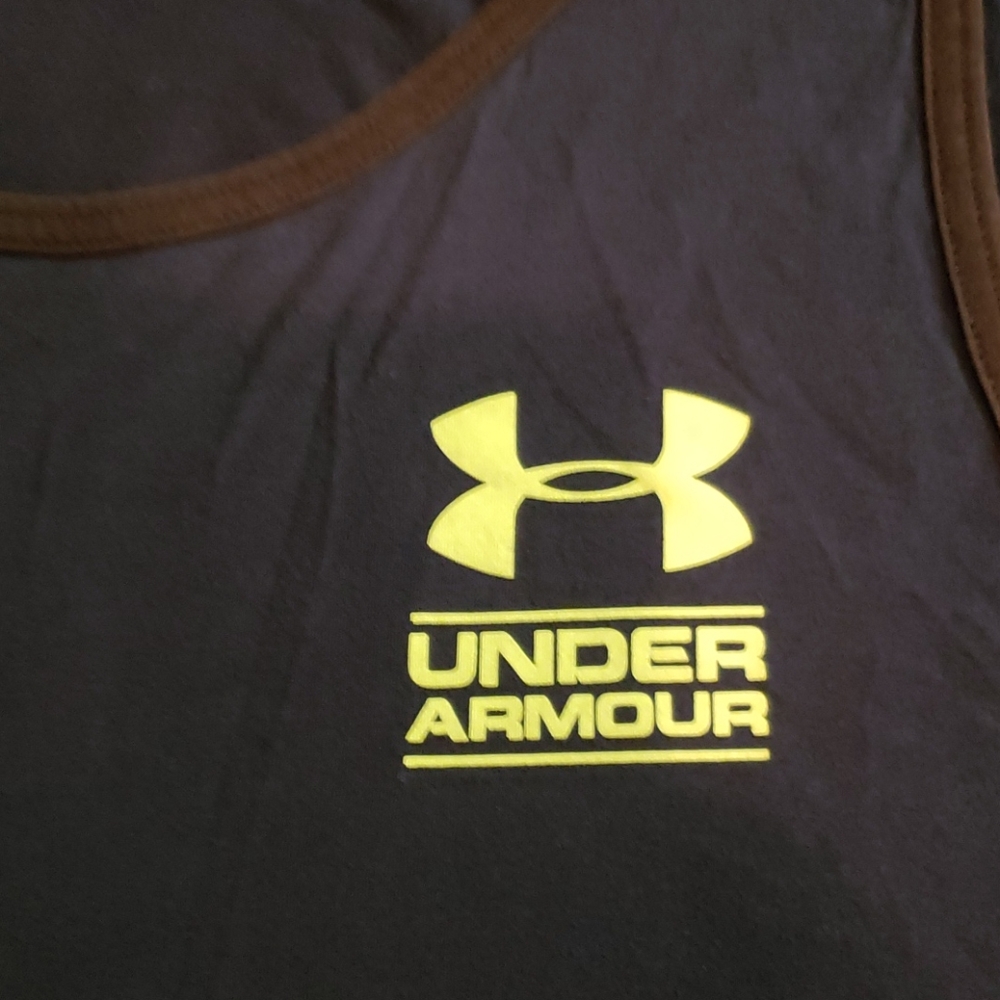 UNDER ARMOUR TEE